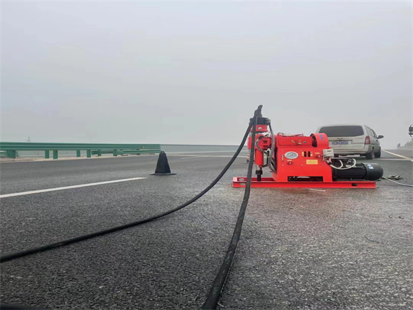 港南马路路基路面开裂下沉注浆加固灌浆